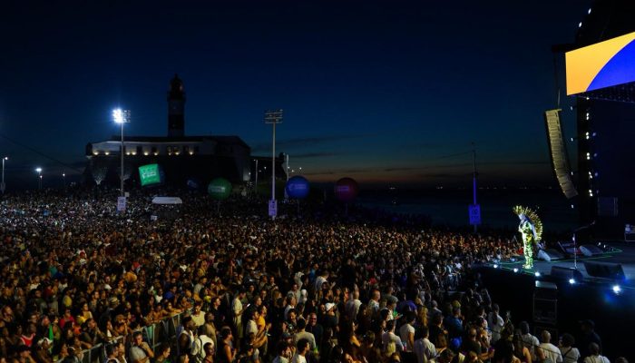 Farol da Barra entre em clima de Carnaval com shows