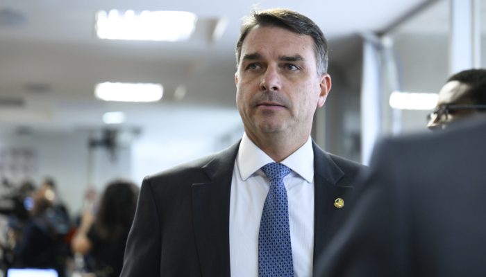 Flávio Bolsonaro diz que candidatura é para valer: “Irreversível”