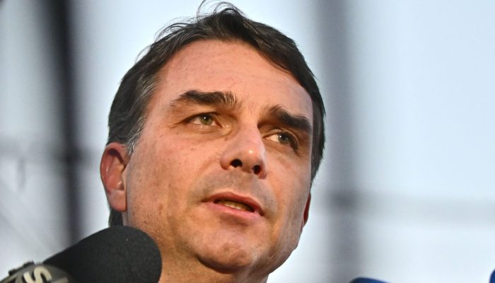 Flavio-Bolsonaro-tem-preco-para-nao-ser-candidato-a-presidente.jpg