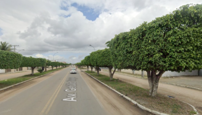 Homem de comunidade cigana é morto na frente de casa