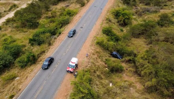 Homem-fica-ferido-apos-capotar-carro-na-BA-120-enquanto-retornava.jpg