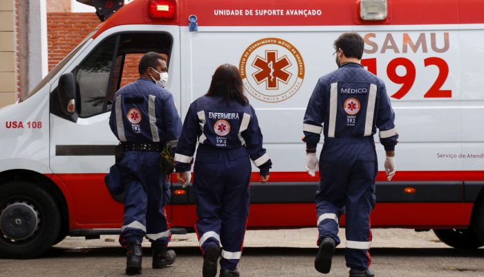 Homem fica gravemente ferido após ser esfaqueado pela companheira