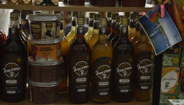 Licor de Ilhéus feito à mão conquista visitantes na Fenagro