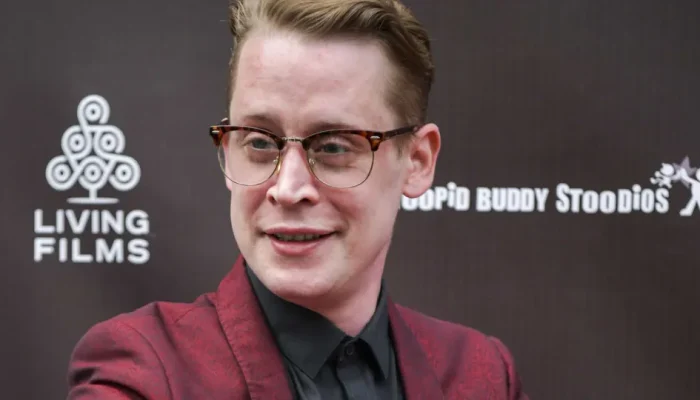 Macaulay-Culkin-relembra-solidao-na-infancia-e-fala-sobre-pausa.webp.webp
