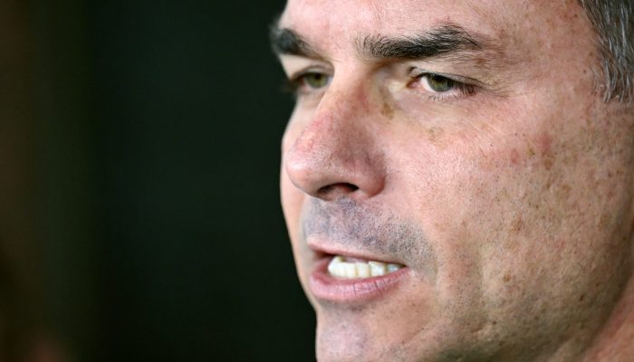 Mas já? Flávio Bolsonaro indica retirada de candidatura à presidência