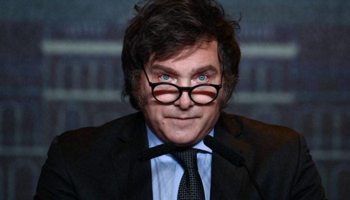 Milei causa polêmica ao postar imagem que mostra Brasil como