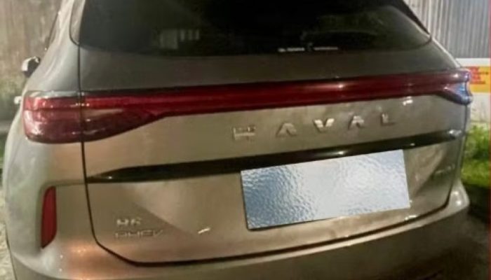 Mulher-e-presa-em-Salvador-ao-tentar-levar-carro-roubado.jpg