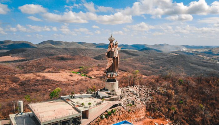 Nova estátua no Nordeste supera Cristo Redentor e vira marco