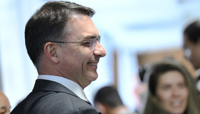 PL descarta recuo de Flávio Bolsonaro com ida de Carlos