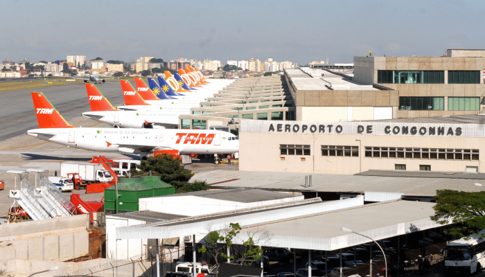 Pipas interditam operações e desviam voos no Aeroporto de Congonhas