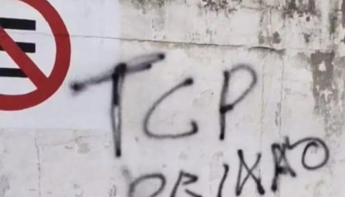 Polícia impede fuga da família de chefe do TCP rumo