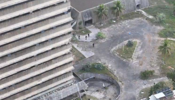 Quatro são presos em ação contra furtos na antiga sede