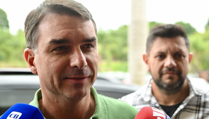 Reunião de Flávio é reagendada após ausência de líderes do