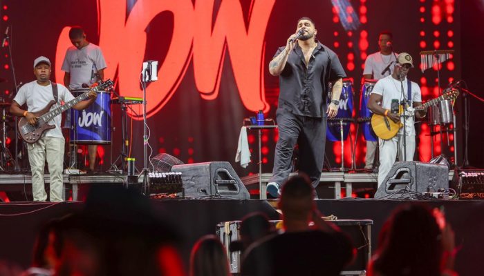 Samba, pagode e ritmos nordestinos embalam o último dia da