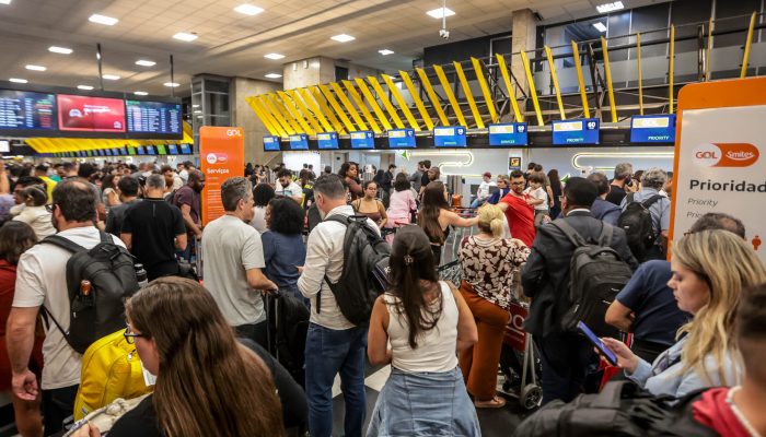 Ventos provocam caos em Congonhas: 300 voos são cancelados