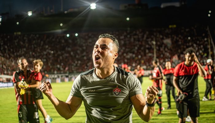 Vitória renova contrato de Jair Ventura por mais uma temporada