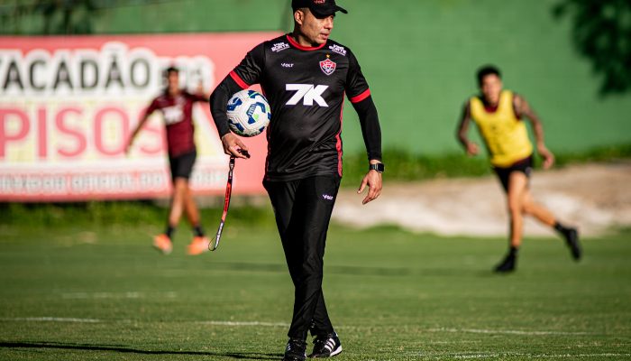 Zagueiro treina normalmente e deve ser opção para Jair Ventura