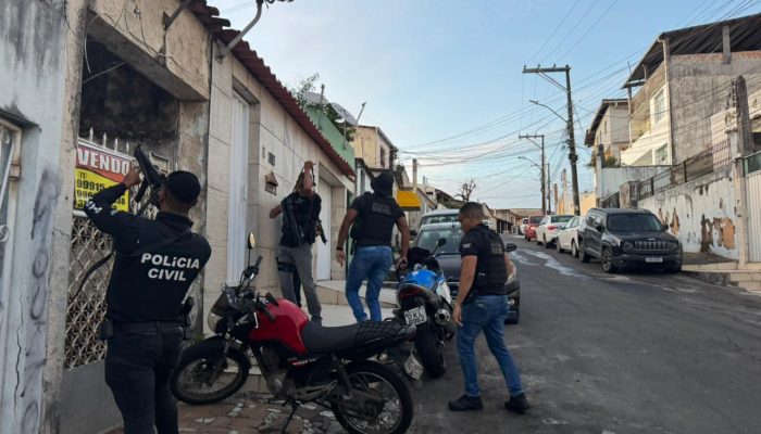 a estrutura da facção alvo de operação