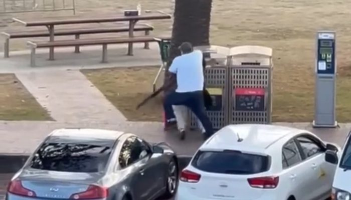 ataque a tiros deixa 10 mortos