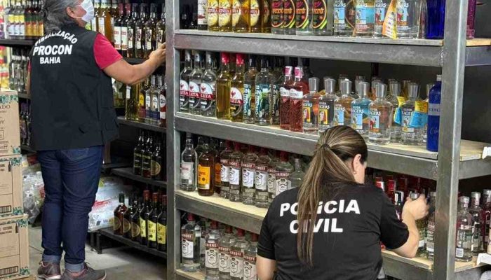 operacao-bebidas-etilicas-improprias-para-consumo-salvador-bahia-foto-policia-civil.jpg
