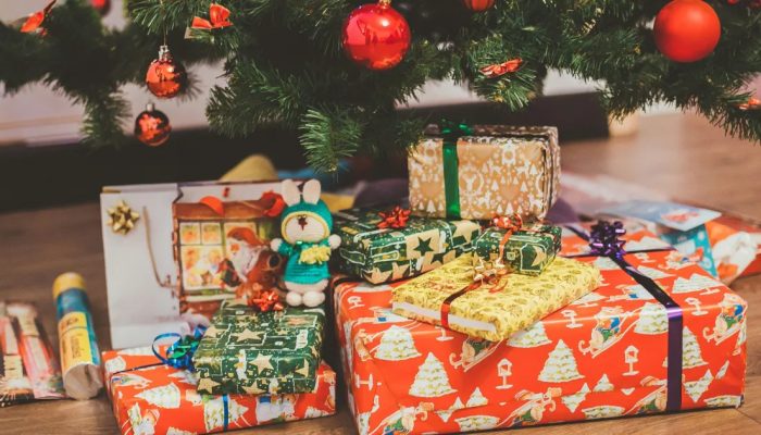 presentes-natal-arvore-eugene-zhyvchik-0O58LvoYdHk-unsplash.jpg
