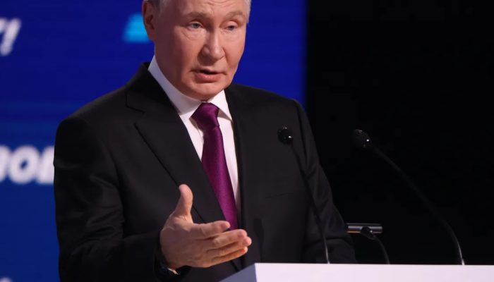 putin-em-evento-do-forum-de-investimento-da-russia.jpg